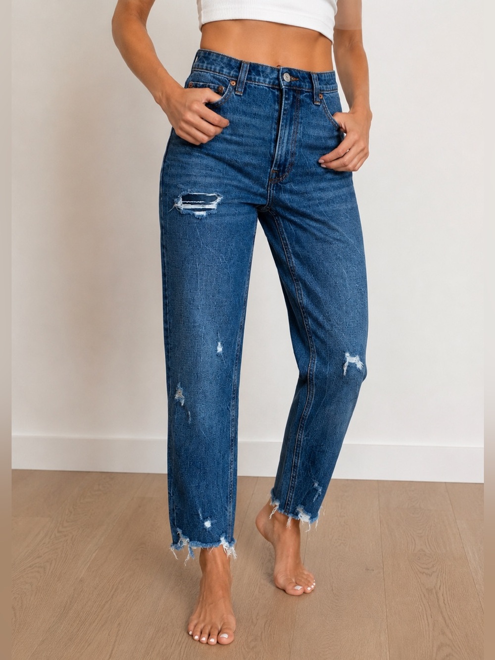 Abercrombie & Fitch High Rise 90s Relaxed Distressed Raw Hem Jeans 26